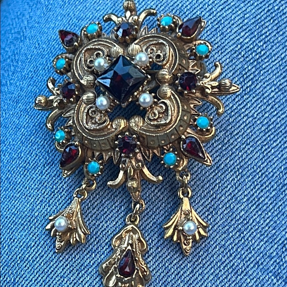 Vintage Florenza Gold and Red Filigree Victorian Brooch - Picture 6 of 9